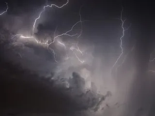 « Je n’ai jamais vu ça » : un violent orage de grêle cause d’importants dégâts dans le Doubs