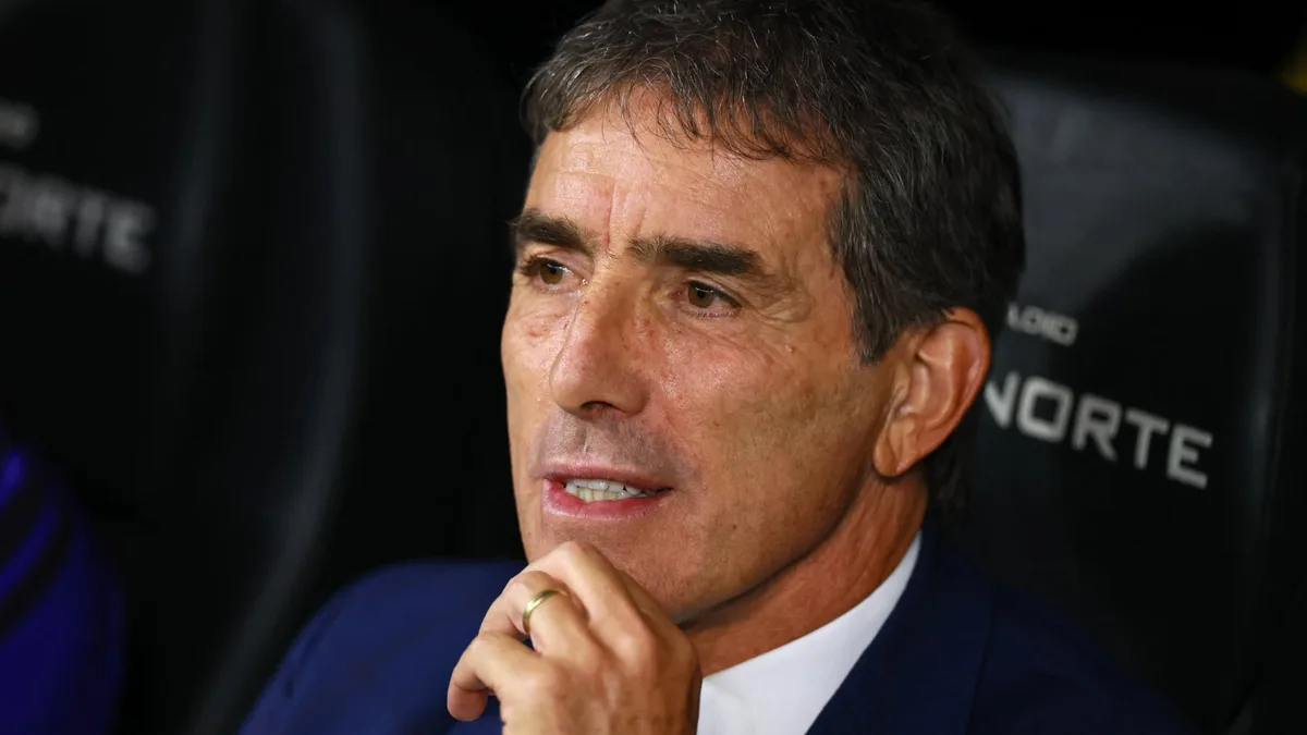 Guillermo Almada lanza autocritica tras empatar contra Chivas en el Clásico Nacional: “Mejor que nos pase ahora”