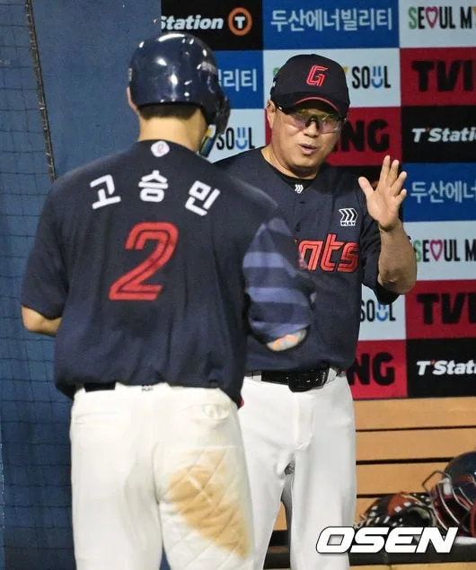 ‘와’ 롯데 61일 만에 5연승 미쳤다! 기적의 가을 진짜 현실 되나, 김태형 함박웃음 “고승민 만루포로 승기 잡았다”