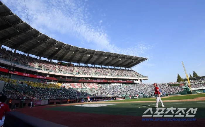 [포토] SSG 랜더스-정규 시즌 마지막 홈경기 만원 광중