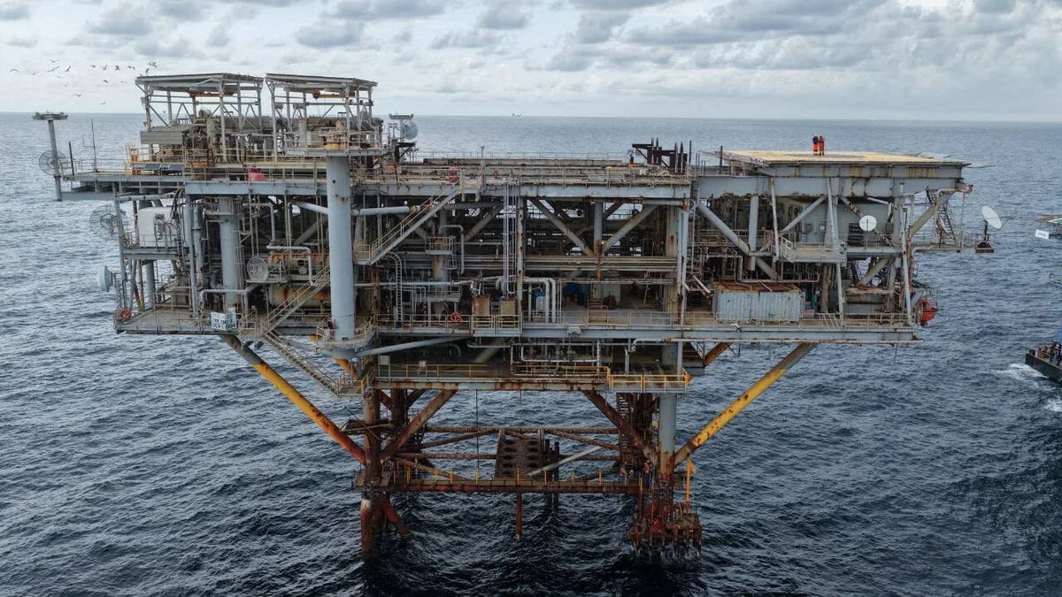Alabama turns old gas rig into two reefs, with one rising 632 feet from seafloor