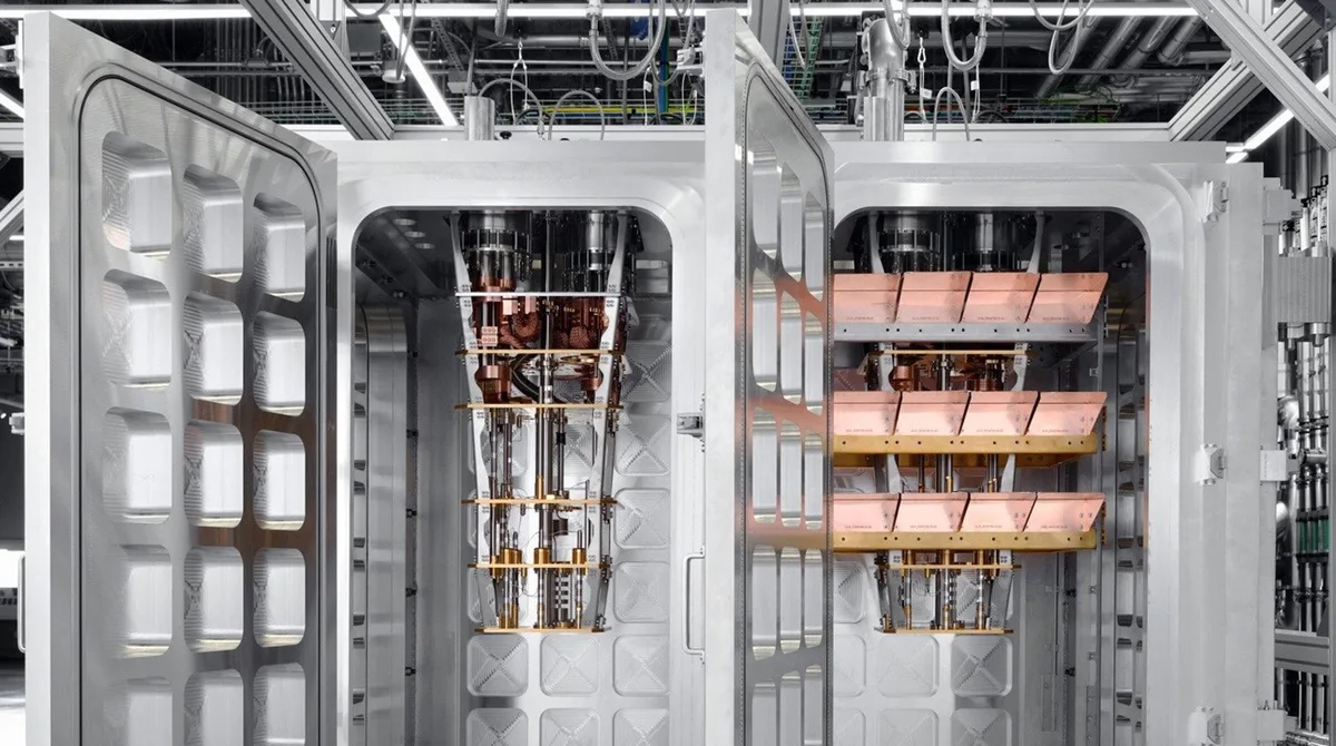 IBM logra conectar sus primeros módulos criogénicos en su camino hacia el ordenador cuántico Starling de 2029