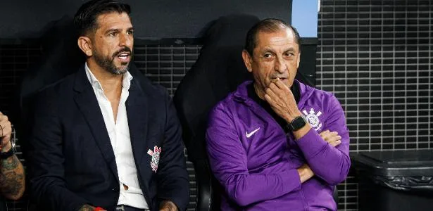 Técnico do Corinthians era para ser questão de horas e virou de Diaz