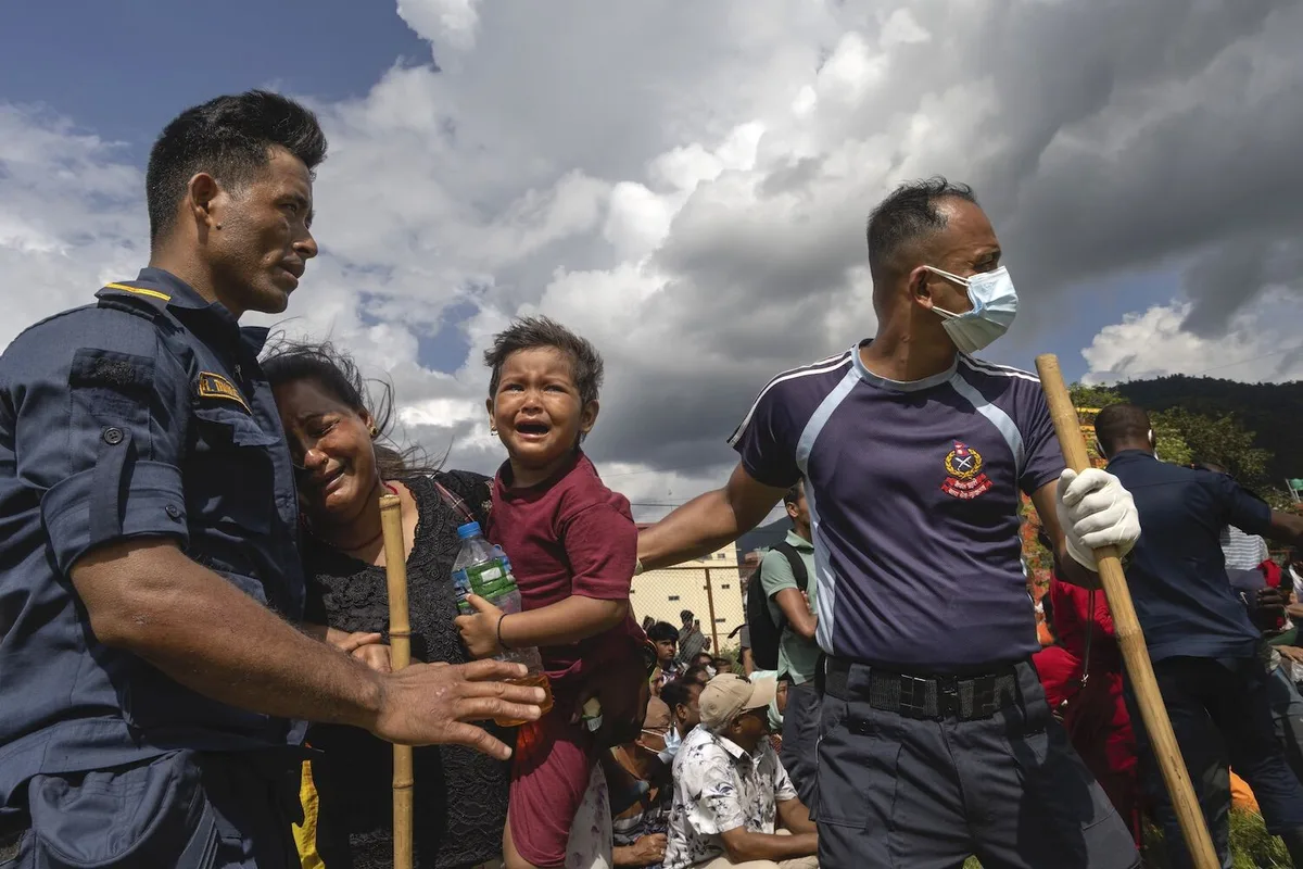 Dois portugueses encontrados com vida no Nepal. Cheias mataram quase 600 pessoas