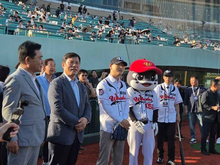 '새내기' 울산의 첫시즌 끝났다…향후 미래는? 허구연 KBO 총재, 최종전 방문 → 김상욱 시장과 면담
