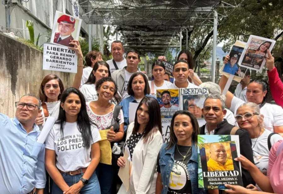 Dinorah Figuera se reúne con familiares de presos políticos y el Foro Penal: «Deben salir todos»