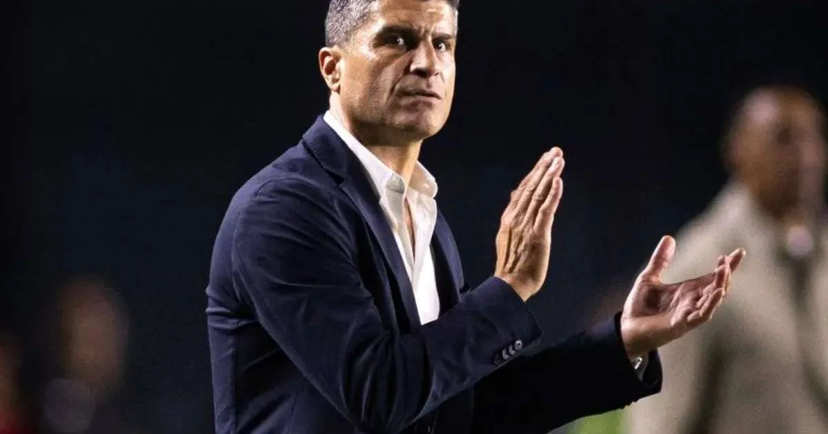 Cuiabano volta e Robert Renan desfalca o time; veja a escalação do Vasco