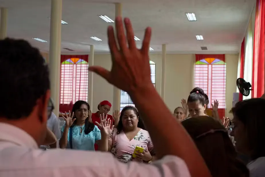 Acre tem seis candidatos com identidade religiosa nas eleições de 2026, mostra TSE