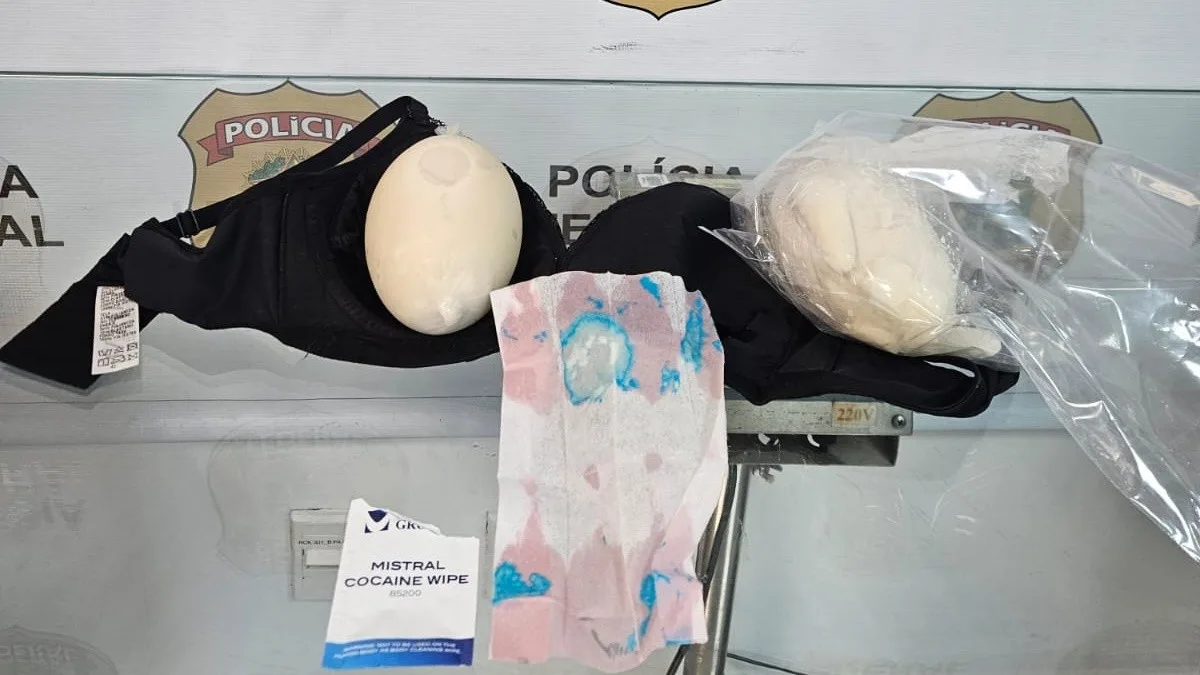Mulher é presa no Galeão com 2,8 kg de cocaína líquida escondida no sutiã
