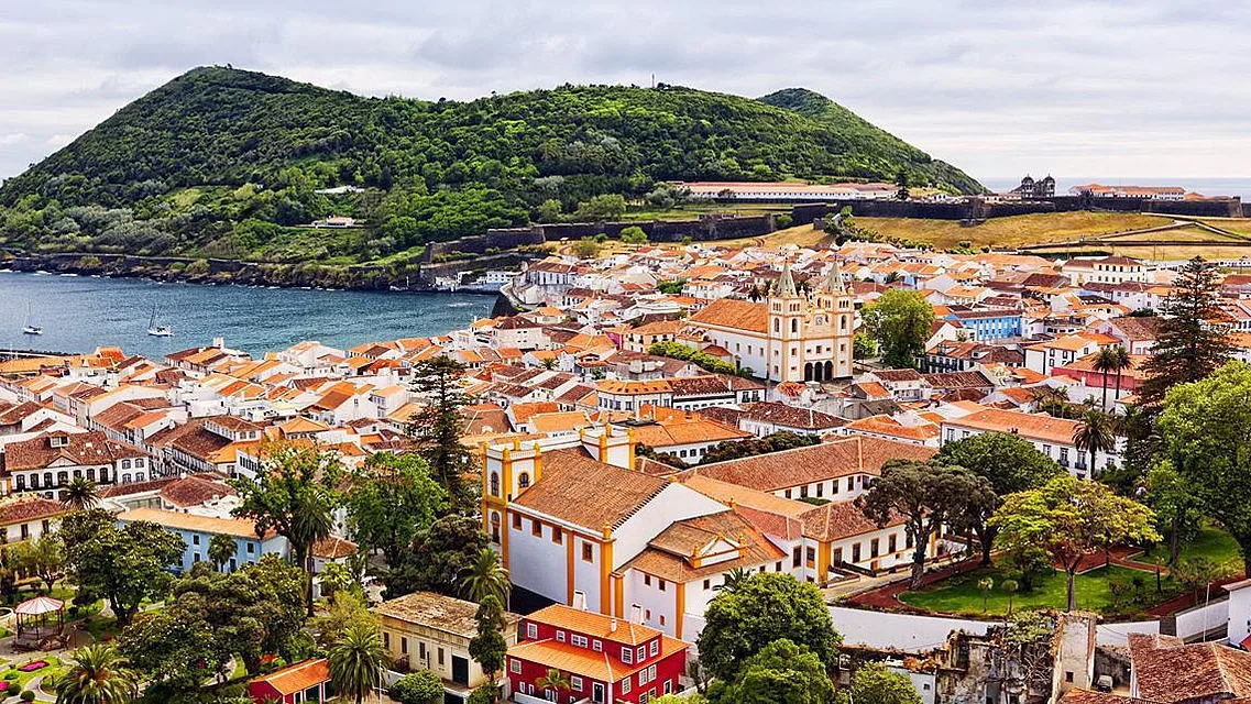 Calor até 36 graus no continente, Madeira sob aviso e Açores à espera de chuva: assim estará o tempo esta quinta-feira