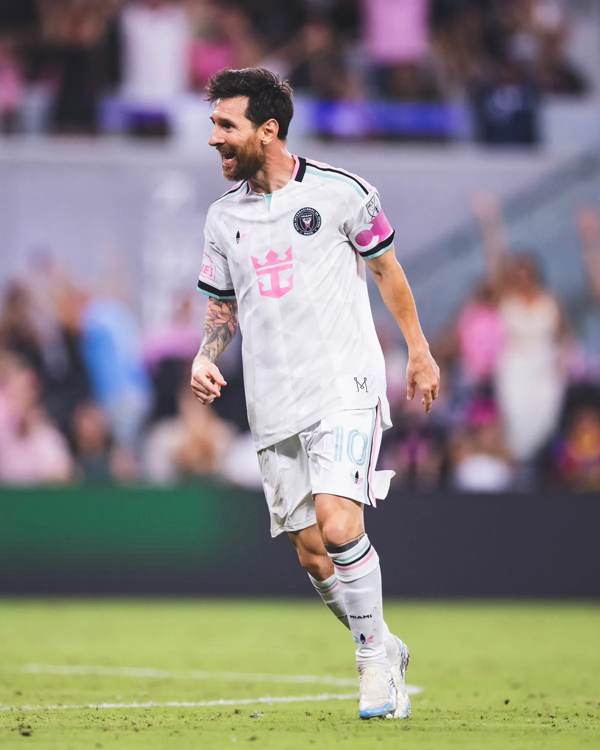 Messi marca, mas perde gol sozinho, e Inter Miami sofre empate nos acréscimos