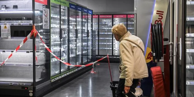 Dans les supermarchés français, une journée noire après une cyberattaque massive visant des systèmes frigorifiques