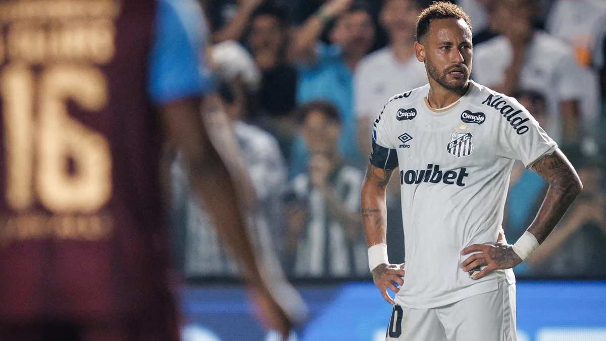 Neymar critica postura da torcida em vitória do Santos na Sul-Americana: “Melhor ficar em casa”