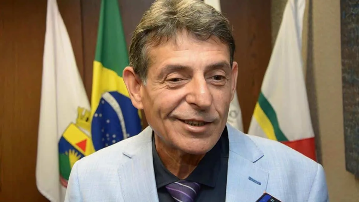 VÍDEO – Juiz flagrado bebendo em sessão ofende TJ-MG e Moraes: “Corruptos, filhos da p*”