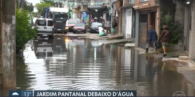 Jardim Pantanal, na Zona Leste de SP, está há mais de 60 horas debaixo d’água após chuvas na capital paulista
