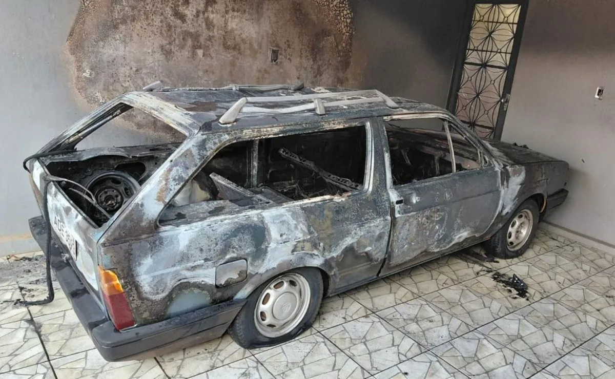 “Justiceiro Secreto”: homem é preso após ameaçar família, destruir carro de professora e incendiar veículo no Paraná