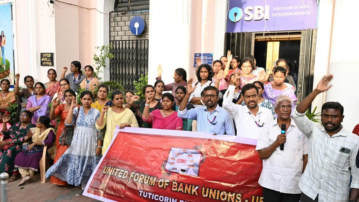 United Forum of Bank Unions stage demonstration in Thoothukudi
