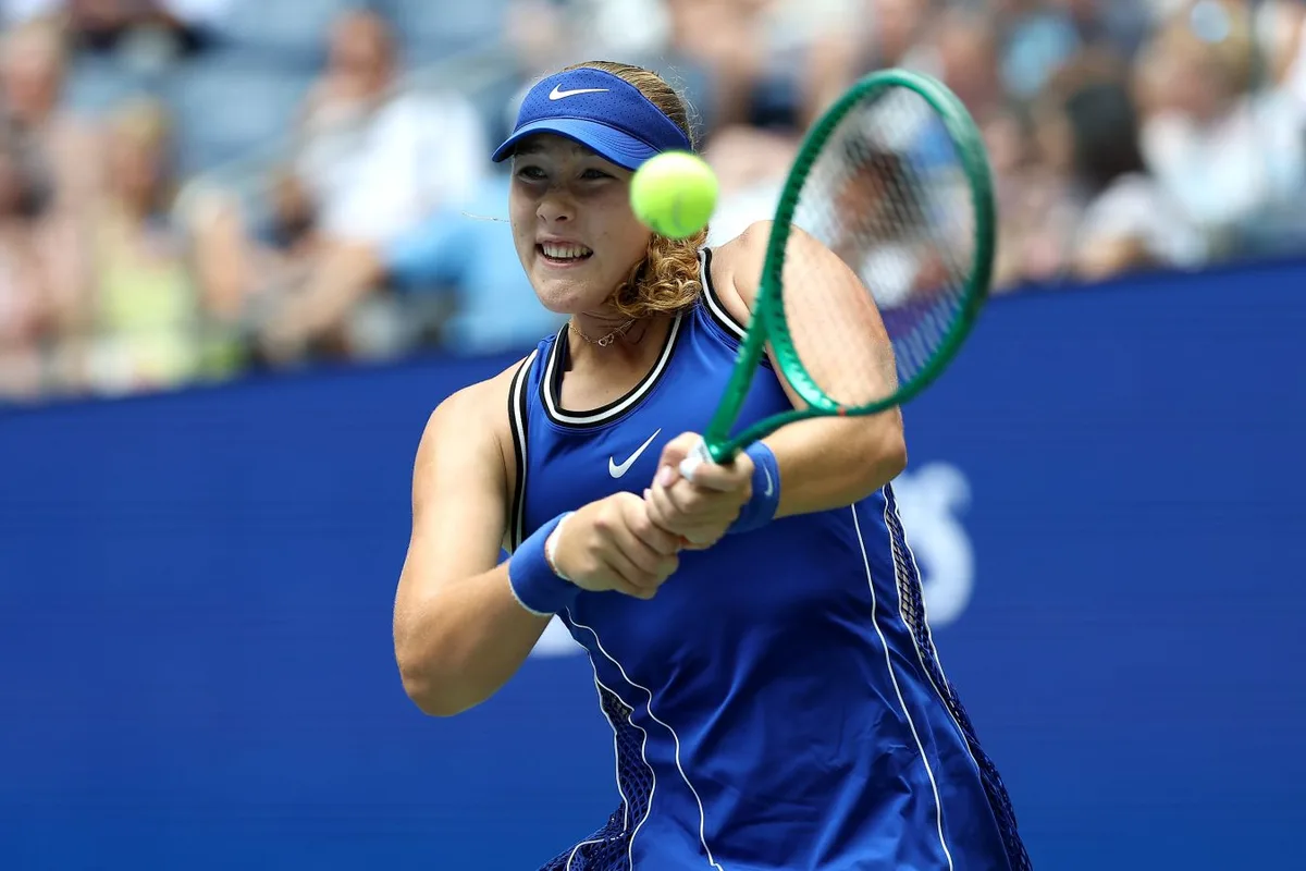 Мирра Андреева вышла в 1/4 финала турнира WTA-500 в Сингапуре