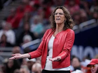 Fever All-Stars Aliyah Boston, Kelly Mitchell disappointed by home fans booing coach Stephanie White