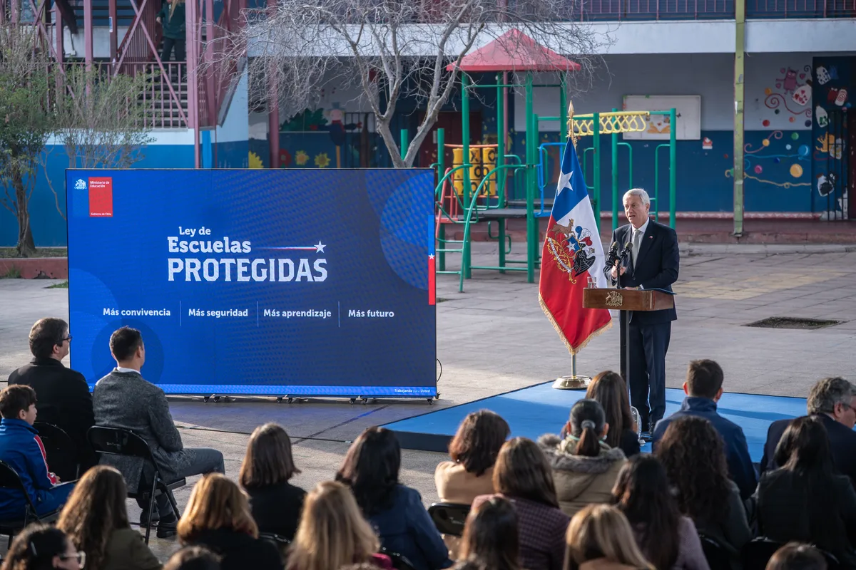 Boric se opone a la reforma de seguridad de Kast y el oficialismo cuestiona su autoridad