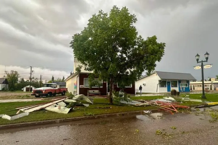 2 tornadoes confirmed in Manitoba and Saskatchewan this weekend