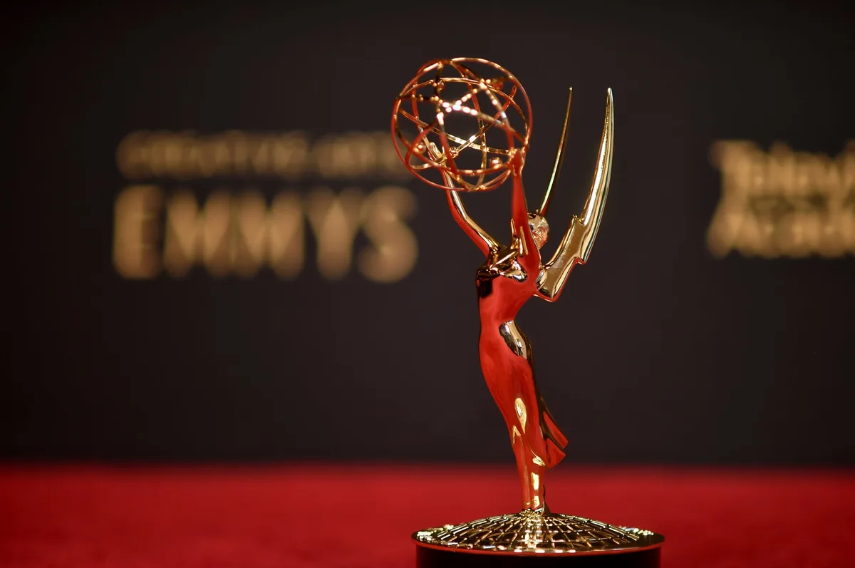 Dónde ver los Premios Emmy 2026: horarios, nominados y todo lo que debes saber de la gala más importante de la televisión