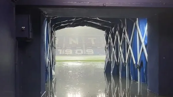 Stadion unter Wasser - Erstliga-Spiel kurz vor Anpfiff abgesagt