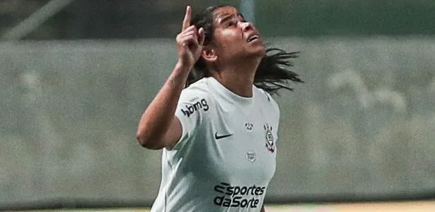 Vic decide, e Corinthians sai na frente do Cruzeiro no Brasileirão Feminino