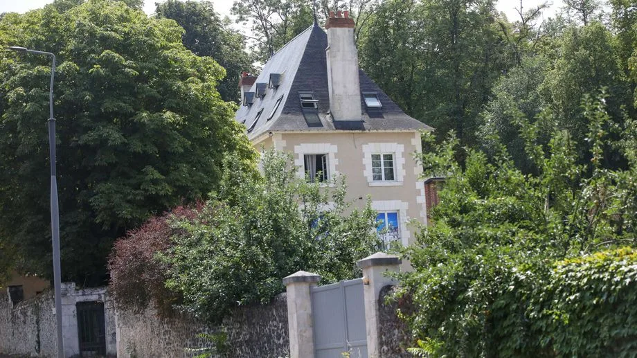 Affaire "lateamduchateau" en Loir-et-Cher : l'influenceur placé en détention provisoire, le manoir saisi par la justice