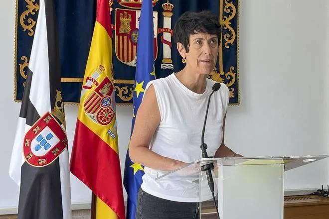 El Gobierno pide a la UE fondos para financiar la acogida temporal de los migrantes de Ceuta