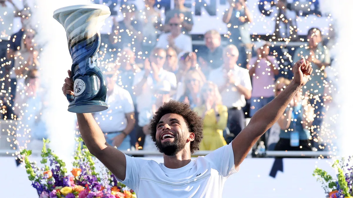Arthur Fils remporte le Masters 1000 de Cincinnati et met fin à 12 ans de disette pour le tennis français