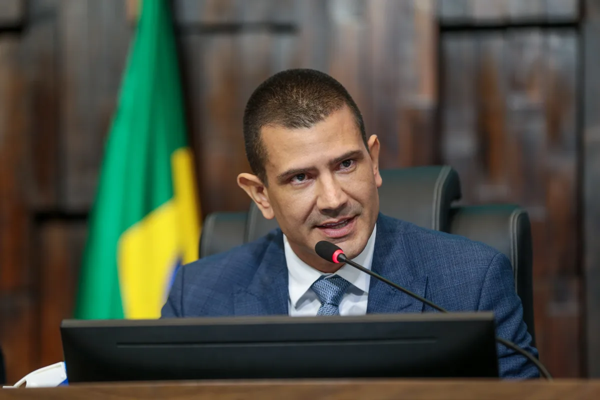 RJ1 entrevista Douglas Ruas nesta terça; assista aqui