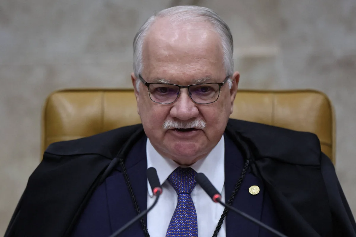 Fachin afasta Mendonça de caso contra Moraes e manda parar apurações de Master e INSS
