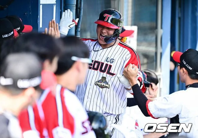 ‘잠실 빅보이’ 괴력 미쳤다…‘140.0m 솔로→140.6m 투런’ LG, 한화 꺾고 7연승 신바람, 1점 차 지킨 손주영 30세이브 [잠실 리뷰]