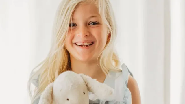 Criança de 8 anos morre após contrair infeção rara ao nadar em lago