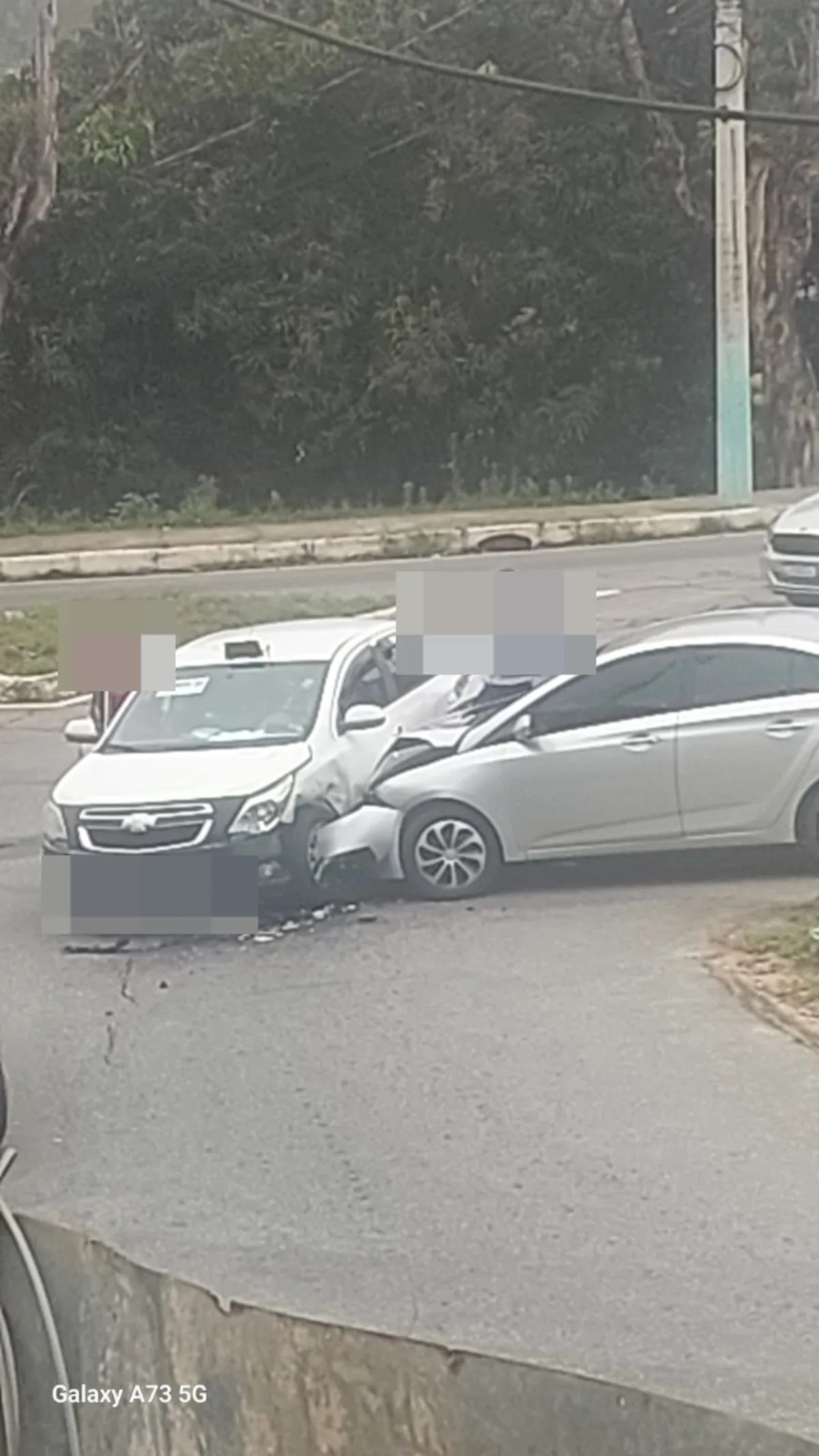 Acidente entre dois carros deixa feridos em Três Rios