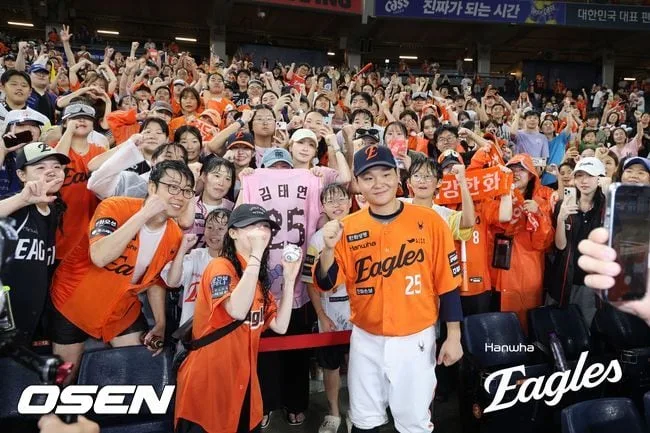 '미쳤다' 0-9에서 뒤집다니...톱타자 체질인가, 2G 연속 홈런→짜릿한 결승타 “동료들이 기회를 만들어 준 덕분”