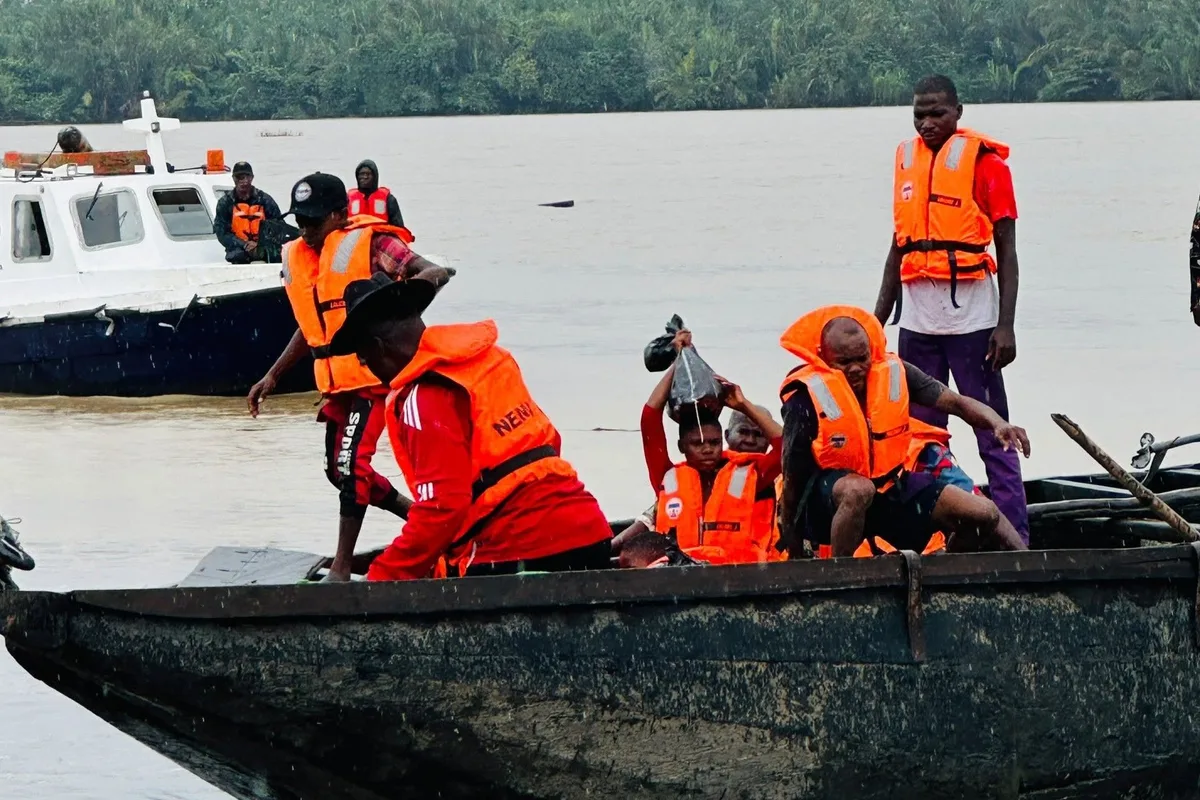 Al menos 46 fallecidos, 16 desaparecidos y 15 rescatados tras volcar una embarcación en el noroeste de Nigeria
