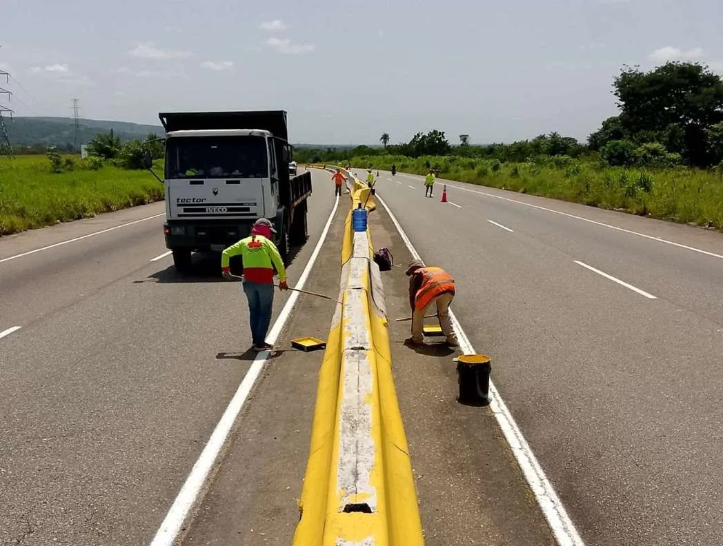 Ejecutan rehabilitación de la autopista José Antonio Páez en Barinas