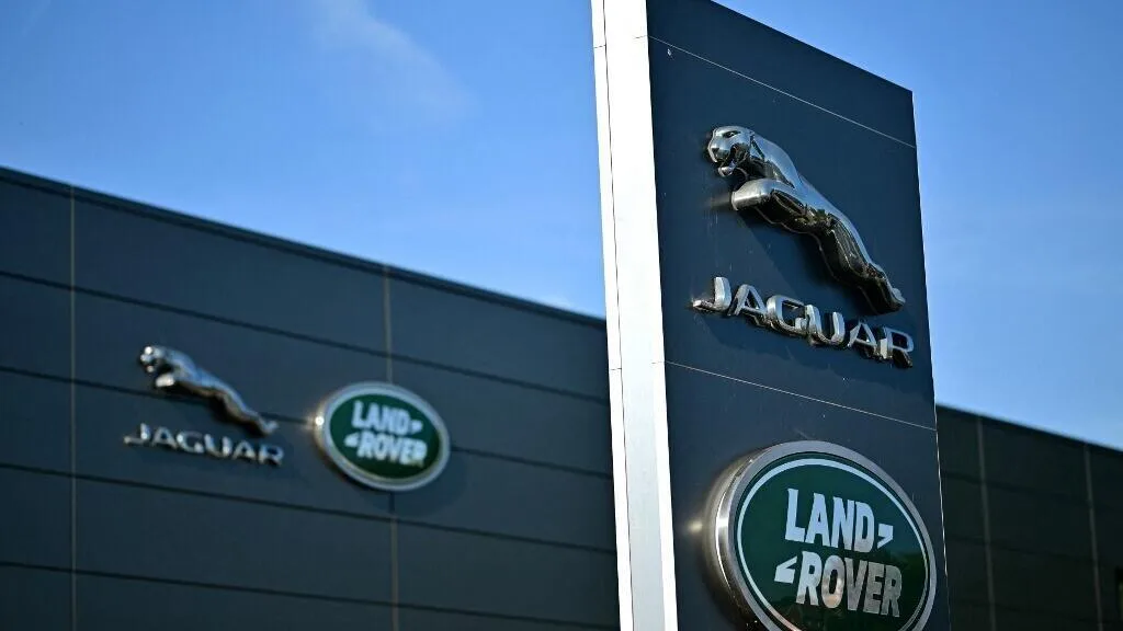 Jaguar Land Rover annonce un plan de départ volontaire après un exercice 2025-2026 cauchemardesque