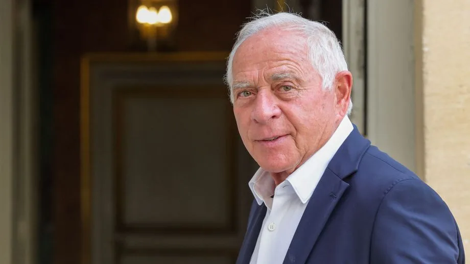 DIRECT - Mort de François Patriat : suivez les obsèques à Semur-en-Auxois, en présence d'Emmanuel Macron
