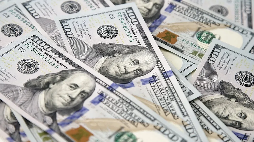El dólar cayó por cuarto día seguido y en septiembre ya tiene rendimiento negativo