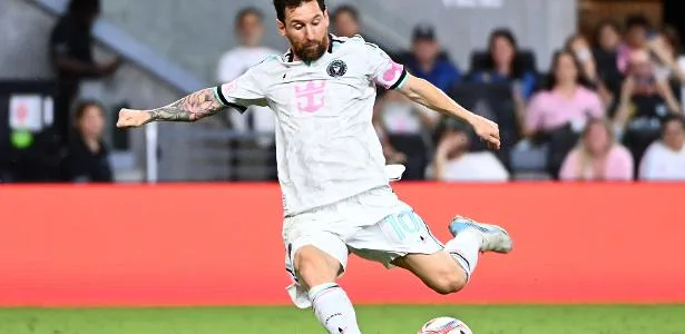 Messi faz golaço, assume artilharia e se aproxima dos 100 gols no Miami