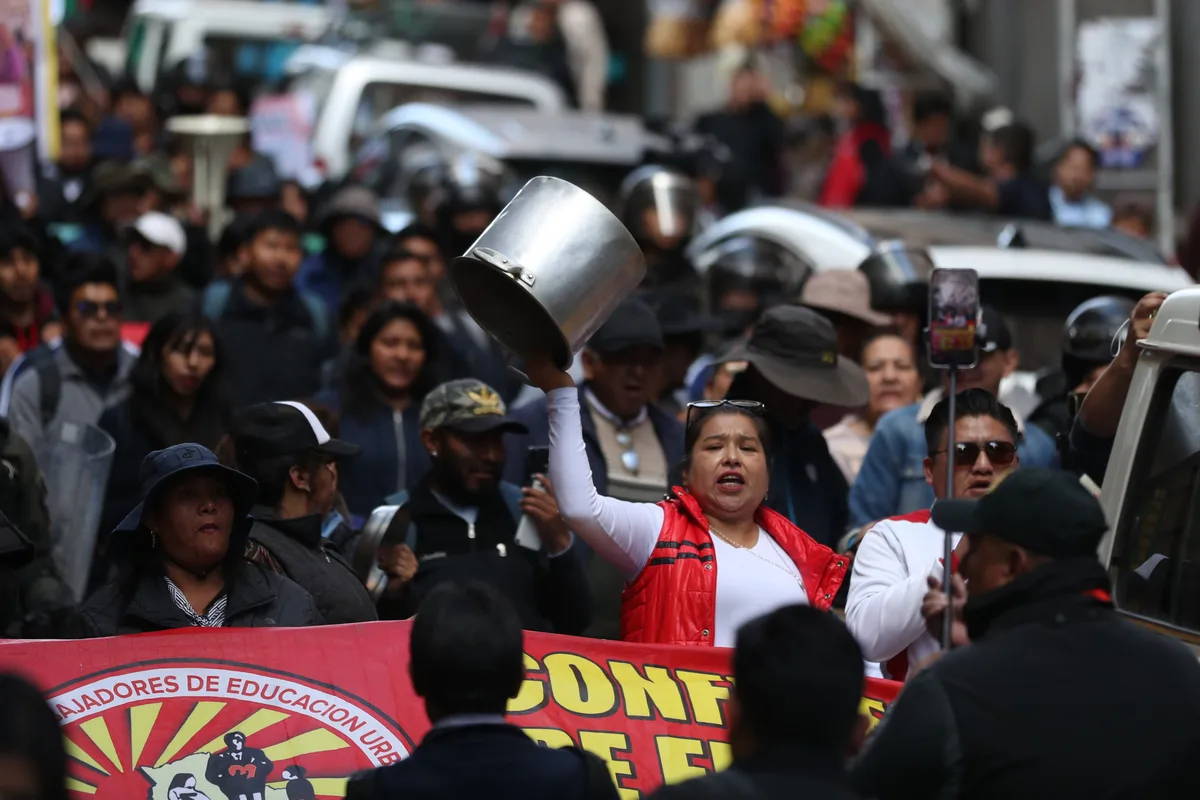 Sindicatos amenazaron con lanzar nuevas protestas tras la eliminación del subsidio al diésel en Bolivia