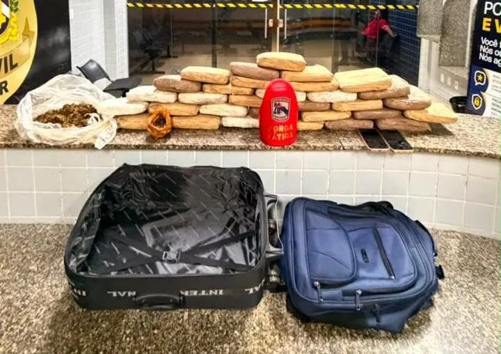 Dois são presos por suspeita de retirar carga de drogas de avião que caiu em Amajari