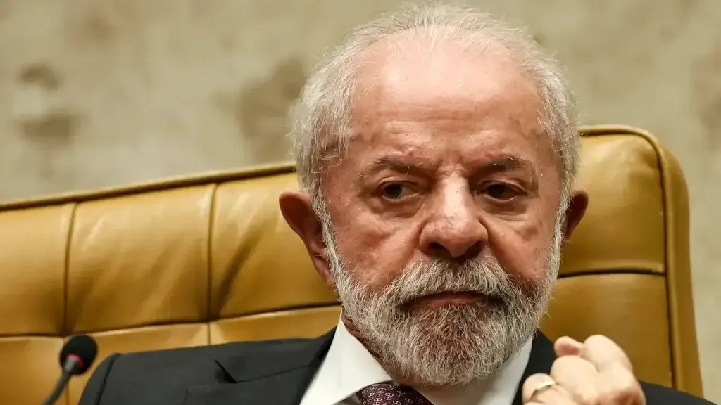 Brasil reage às tarifas de Trump e prepara resposta aos EUA