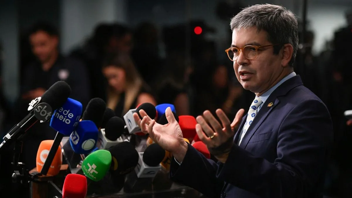 Governistas adiam votação em plenário da PEC 6×1 após ofensiva da oposição: ‘Empatamos’