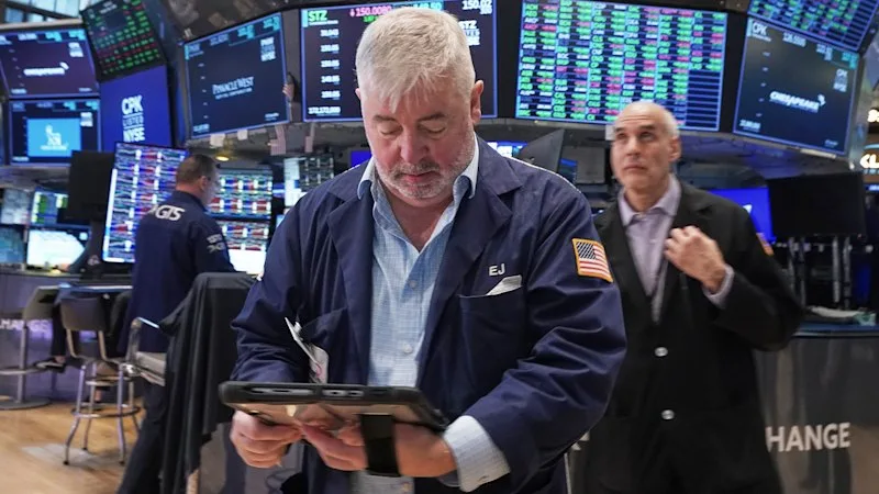 ASX lower as JB Hi-Fi, NAB slump on results