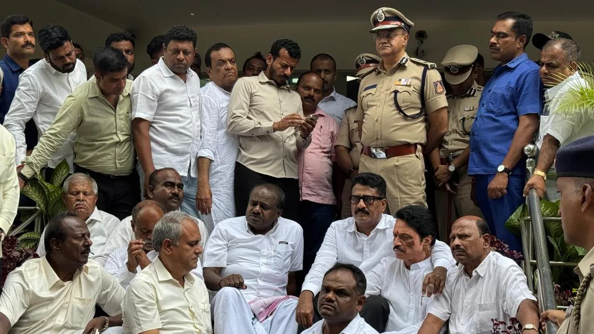 ‘Sting operation’: H.D. Kumaraswamy reaches Bengaluru Police Commissioner’s office, dares police to commence probe from him