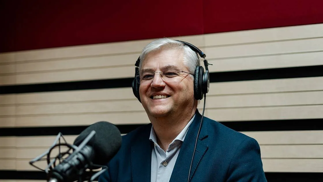 Impresa lidera mercado de podcasts em Portugal pelo 19º mês consecutivo, com uma média semanal de meio milhão de ouvintes